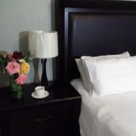 Tlelakufuma Guest House 요하네스버그 외부 사진