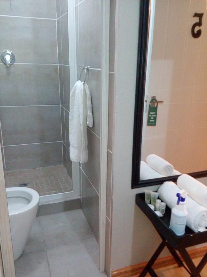 Tlelakufuma Guest House 요하네스버그 외부 사진